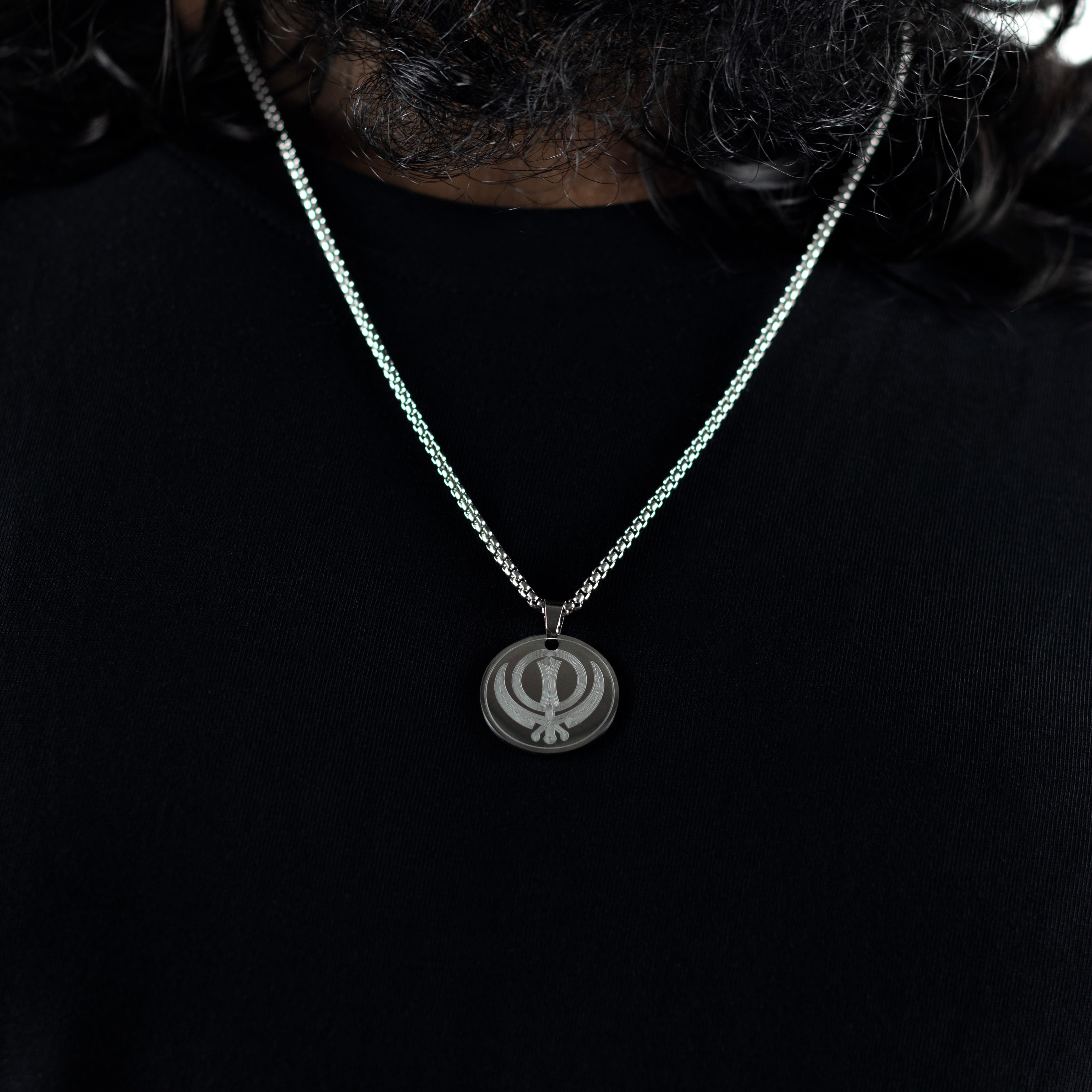 KHANDA PENDANT ROUND - SILVER - Arvuzi