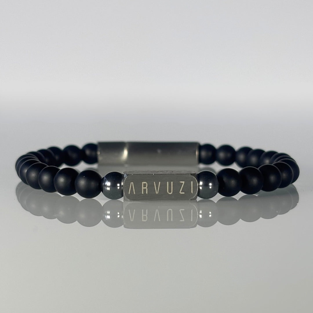 ARVUZI Onyx Edge men’s bracelet – onyx and hematite beads – stainless steel clasp – front view