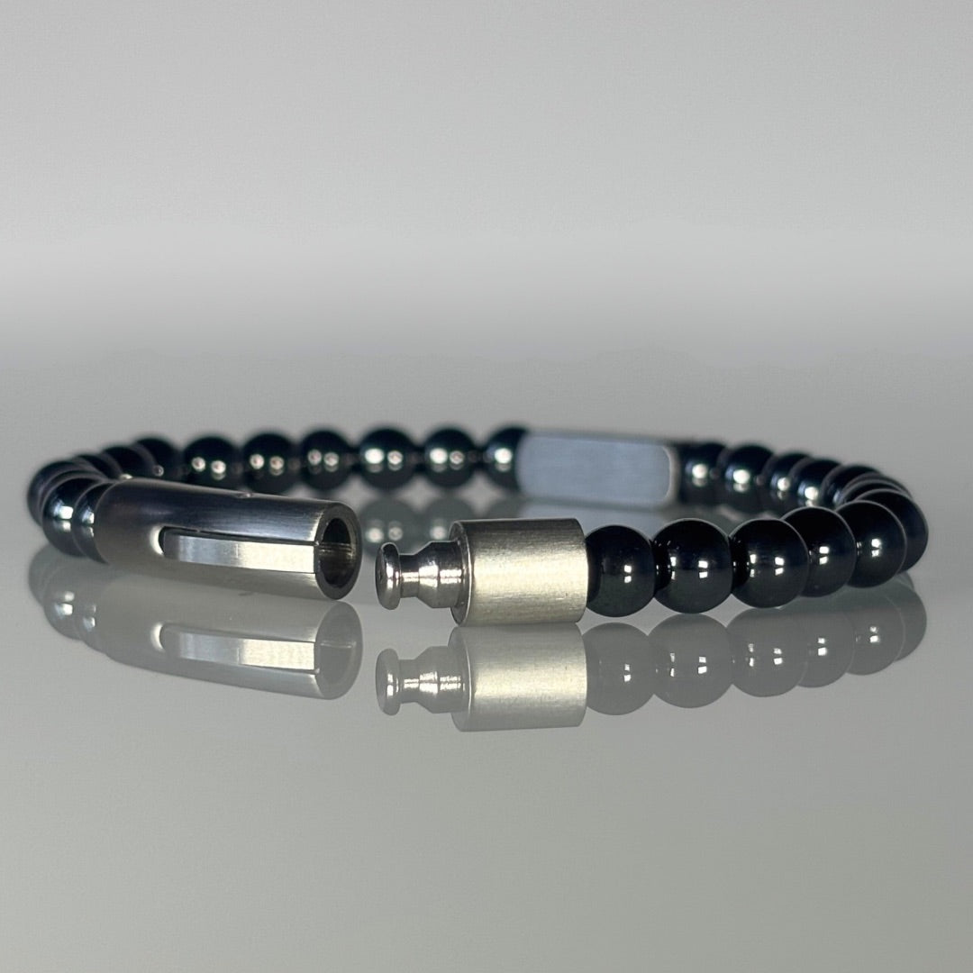 ARVUZI Hematite Core men’s bracelet – solid hematite beads – stainless steel clasp – clasp detail