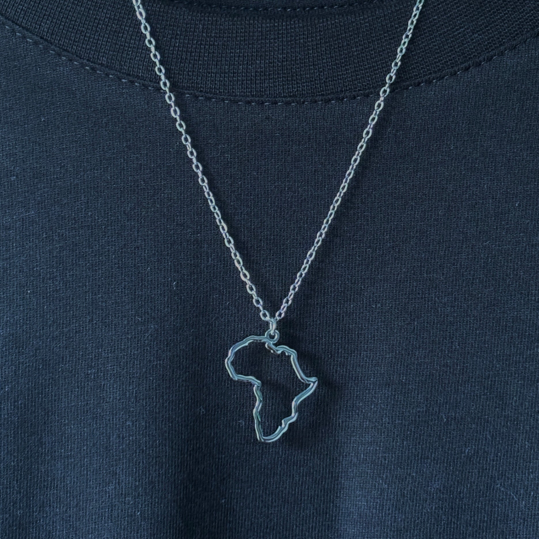 AFRICA MINIMAL PENDANT - SILVER